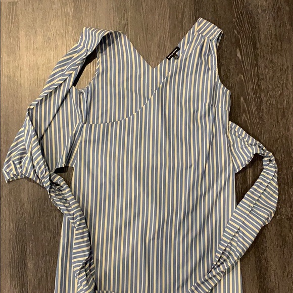 Striped Wrap Style Dress - Picture 7 of 8